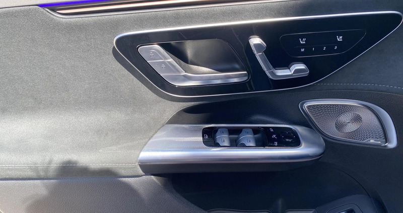 Mercedes-Benz EQE cena 407599 przebieg: 10000, rok produkcji 2023 z Dobra małe 211